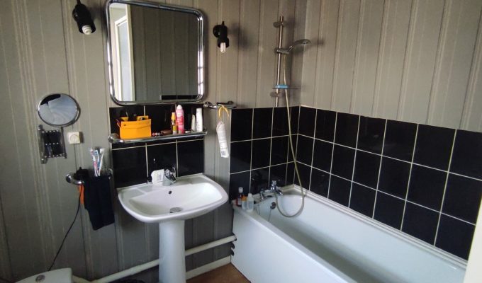 salle de bain dans appartement lille a vendre par l'agence facilimmo59 de genech