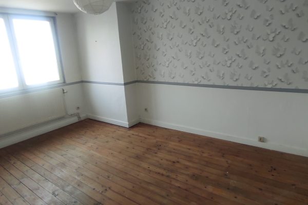 Chambre 2 dans appartement duplex dans immeuble de rapport à Lille Lomme vendu par agence immobilière Facilimmo59 à Genech