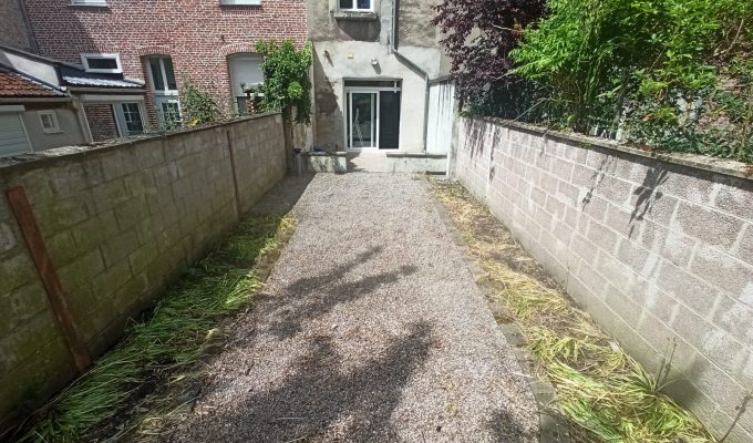 Jardin dans colocation Douai Rue d'Arras dans immeuble de rapport loué par Facilimmo59
